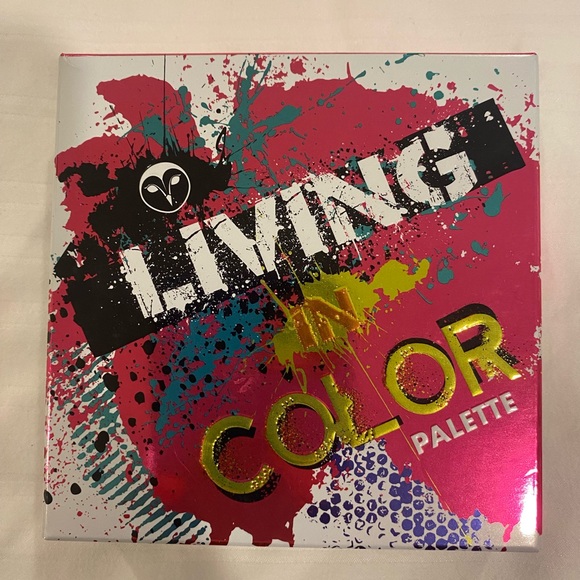 Brand New Living In Color Eyeshadow Palate. - Picture 3 of 5